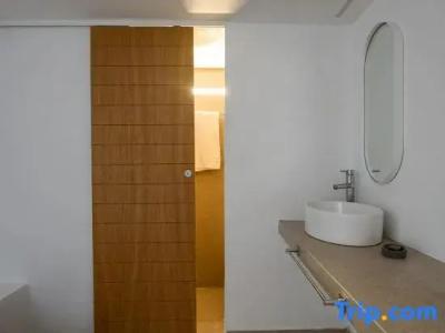 Muses Cycladic Suites - 131