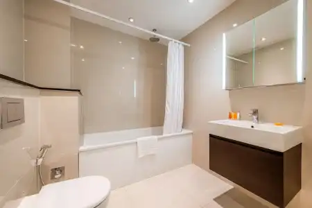 Queensgate Court - 206