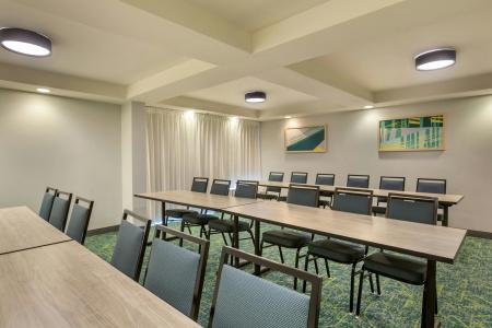 Spark by Hilton Atlanta Airport South College Park - 26