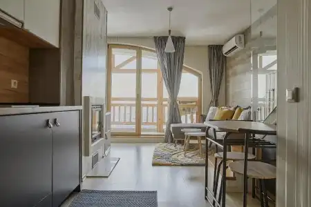 BOUTIQUE Entry E - 31