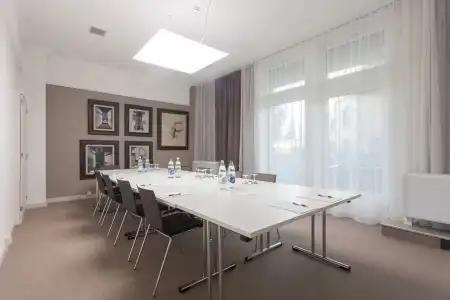 EMA House Suites - 20