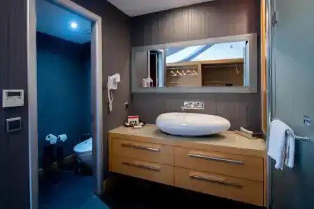 Vernazza Suites - 9