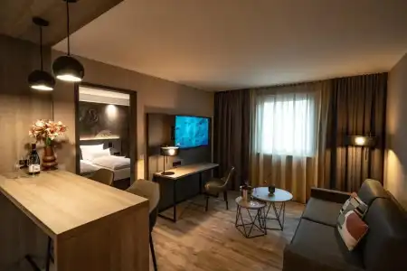 LOGINN Stuttgart Zuffenhausen - 57