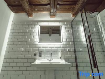 Domus Balthasar Boutique - 319