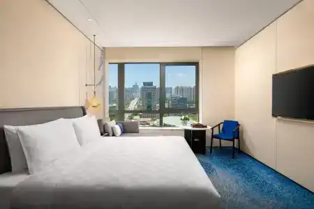 HUALUXE Shanghai Changfeng Park by IHG - 35