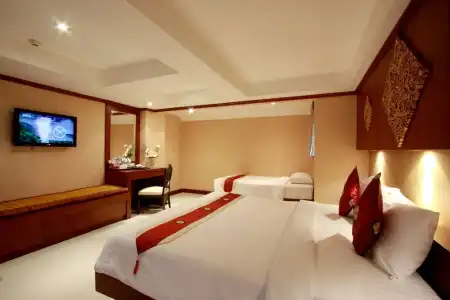 Rayaburi Patong - 49