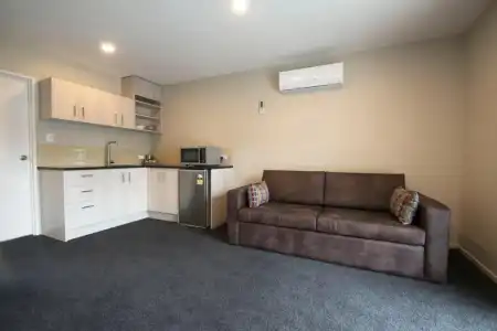 Ellerslie Palms Motel - 71