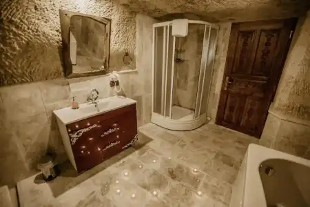 Romantic Cave - 107