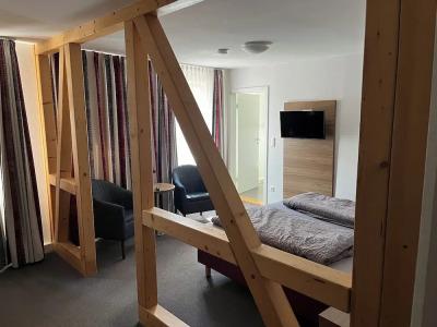 La Flamme Wertheim Garni - 5