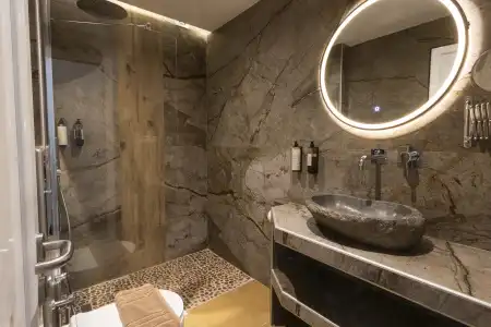 Royal and Suites - 34