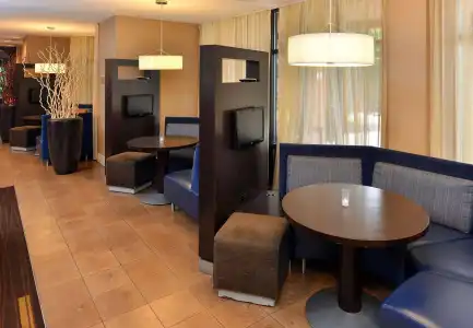 Courtyard Marriott Laredo - 2