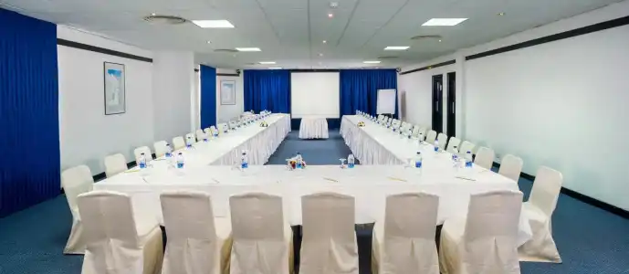 Tulip Inn Downtown Muscat - 11