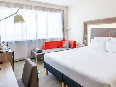 Novotel World Trade Centre Dubai - 53