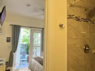 The Grand Guesthouse - 38