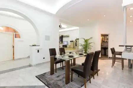 Central Park Residence Guest House - 96