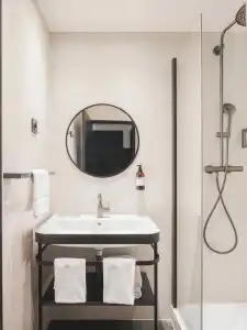 Maisons du Monde Hôtel & Suites - La Rochelle Vieux Port - 50