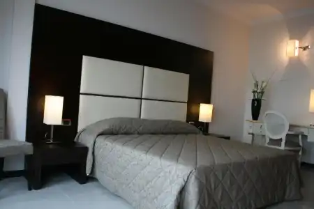 Estée - 41