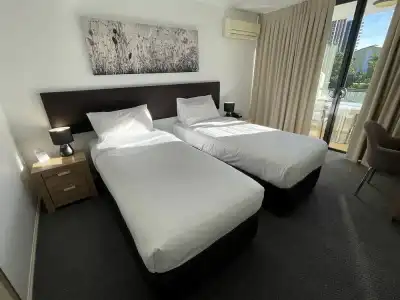 West End Central Apartments - 57