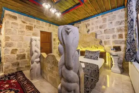 Kayatas Cave Suites - 57