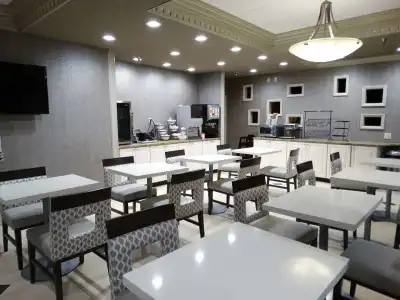 Comfort Inn & Suites - 22