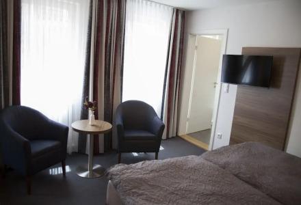 La Flamme Wertheim Garni - 30