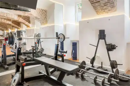 Best Western Plus Celebrity Suites - 19