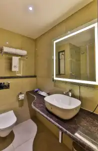 Vbr Grand Inn - 8