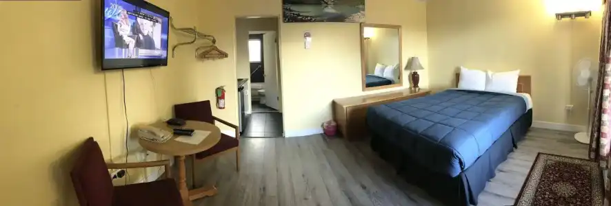 The Port-O-Call Inn & Suites - 4