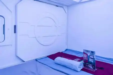 RedDoorz Hostel near Taman Puring - 34