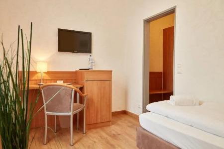 Bernstein Acamed Resort - 3