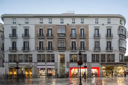 Larios Málaga - 0