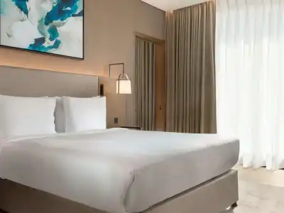 Mercure Dubai Gold District - 11