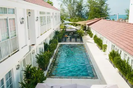 White Boutique and Residences - 54