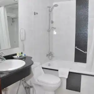 Phoenix Plaza Apartments - 32