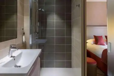 Best Western Plus Hôtel Richelieu - 34