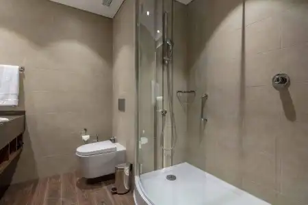 Accom - 5