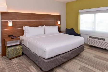 Holiday Inn Express & Suites St. Petersburg - Madeira Beach by IHG - 12