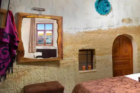 Romantic Cave - 94