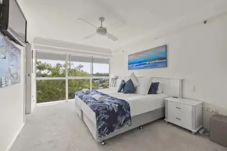Gemini Court Holiday Apartments - 533