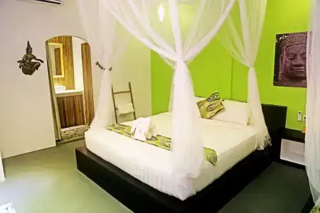 Green Leaf Boutique - 32
