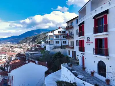 Reddoors Suites Sea View - 16