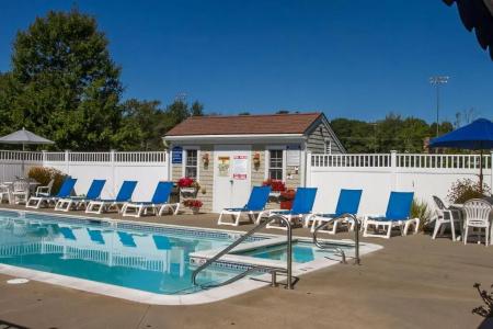 Flagship Inn and Suites - 40