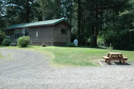 Park Motel and Cabins - 83