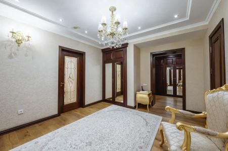 Monday Royal Apart - 143