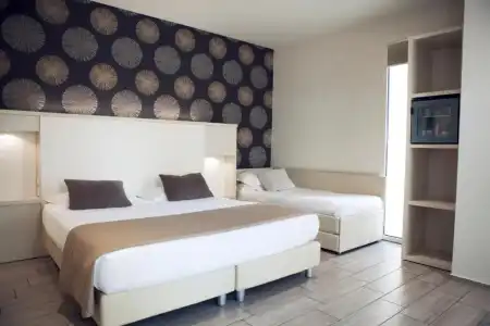 L'Hotel - 29