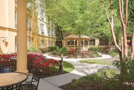 La Quinta Inn & Suites by Wyndham Univ Area Chapel Hill - 17