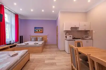 Hostel 70S - 125