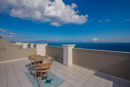 Alexandra Beach Resort & Spa - 100