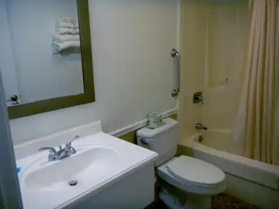 Yankee Clipper Inn, SureStay Collection by Best Western - 5