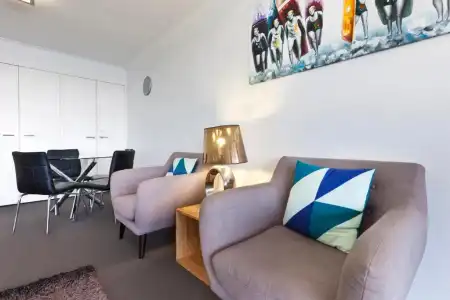 Surf Regency Apartments - 99